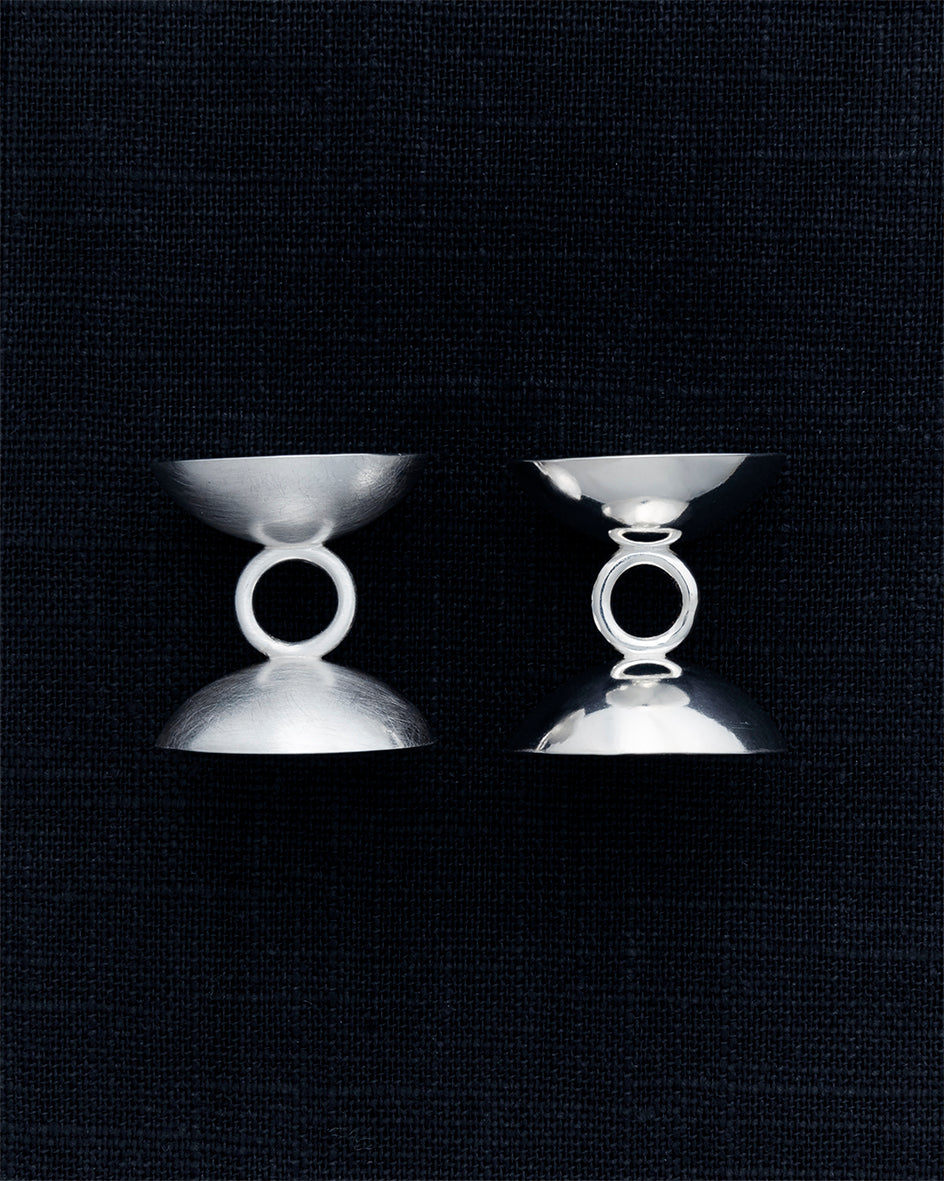 The chandelier /  Egg cup